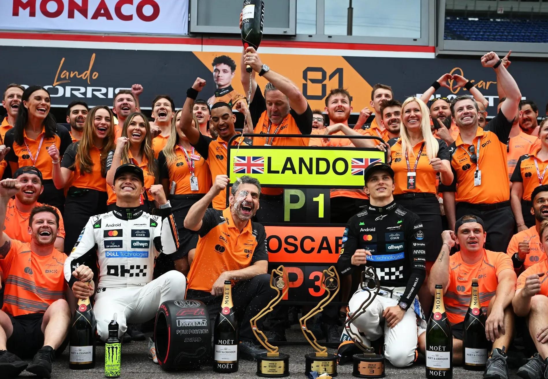 红牛车队完胜雷诺车队,诺里斯统治全场 红牛车队完胜雷诺车队,诺里斯统治全场