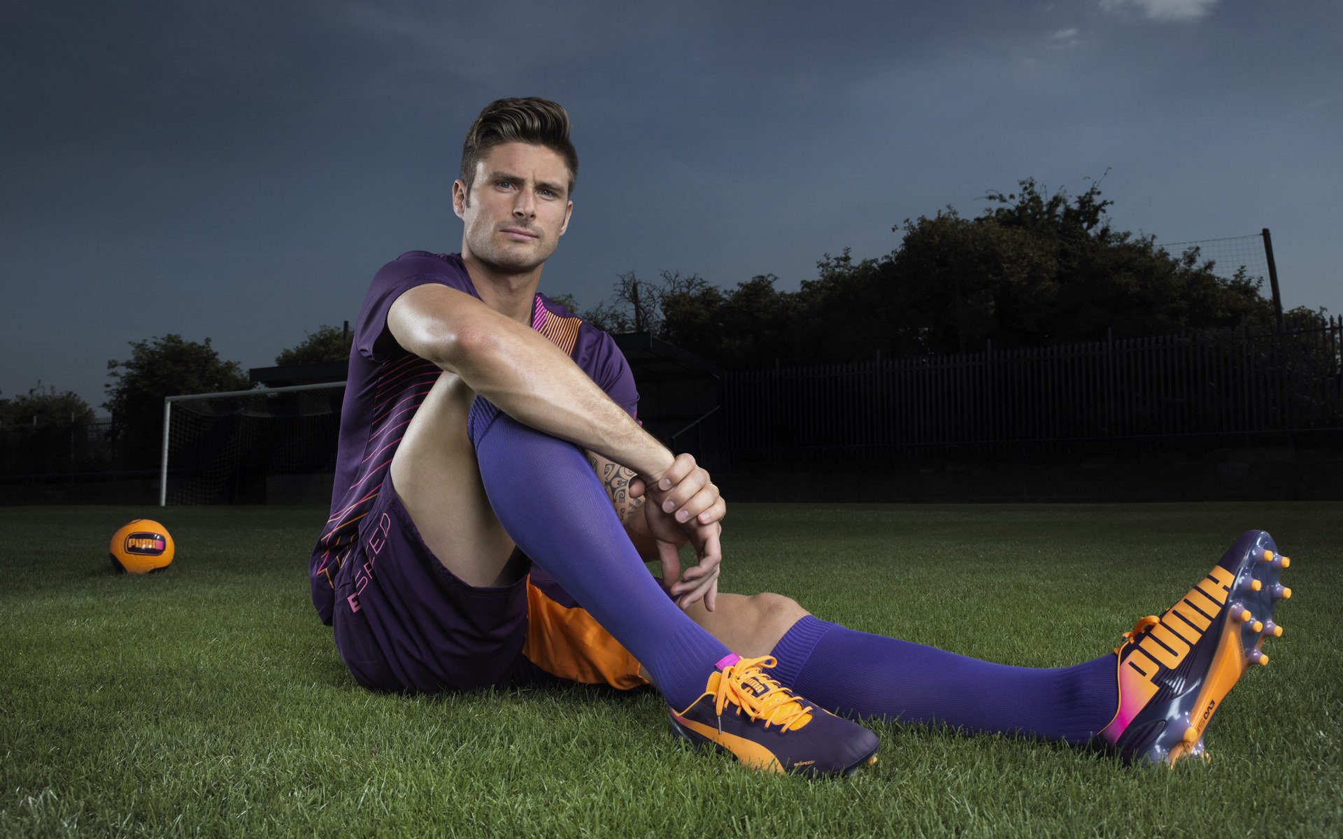 碾压式胜利！字母哥三双豪横全场，雄鹿季后赛G1完胜骑士