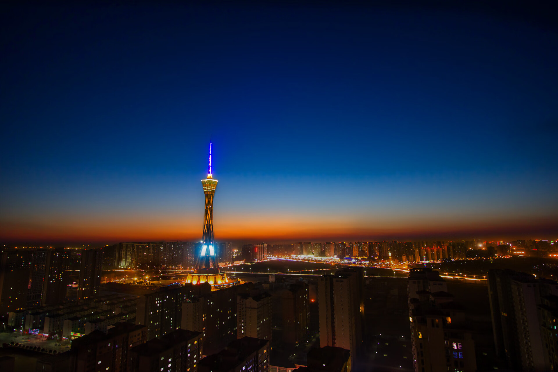 奥利维耶一剑封喉！荷兰巅峰对决鏖战贝蒂斯，诠释巨星唯一价值