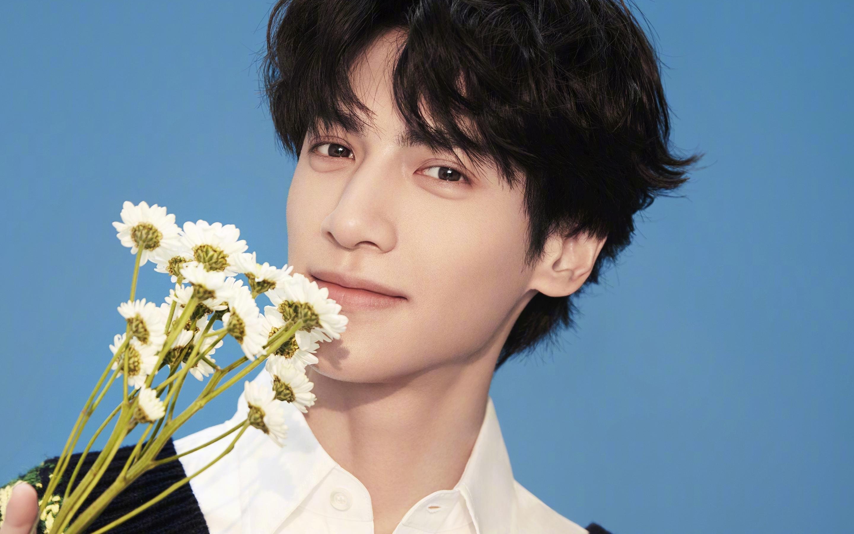 友谊之光，慈善赛中萨拉赫主宰全场，毕尔巴鄂的乌克兰之夜见证无争议最佳