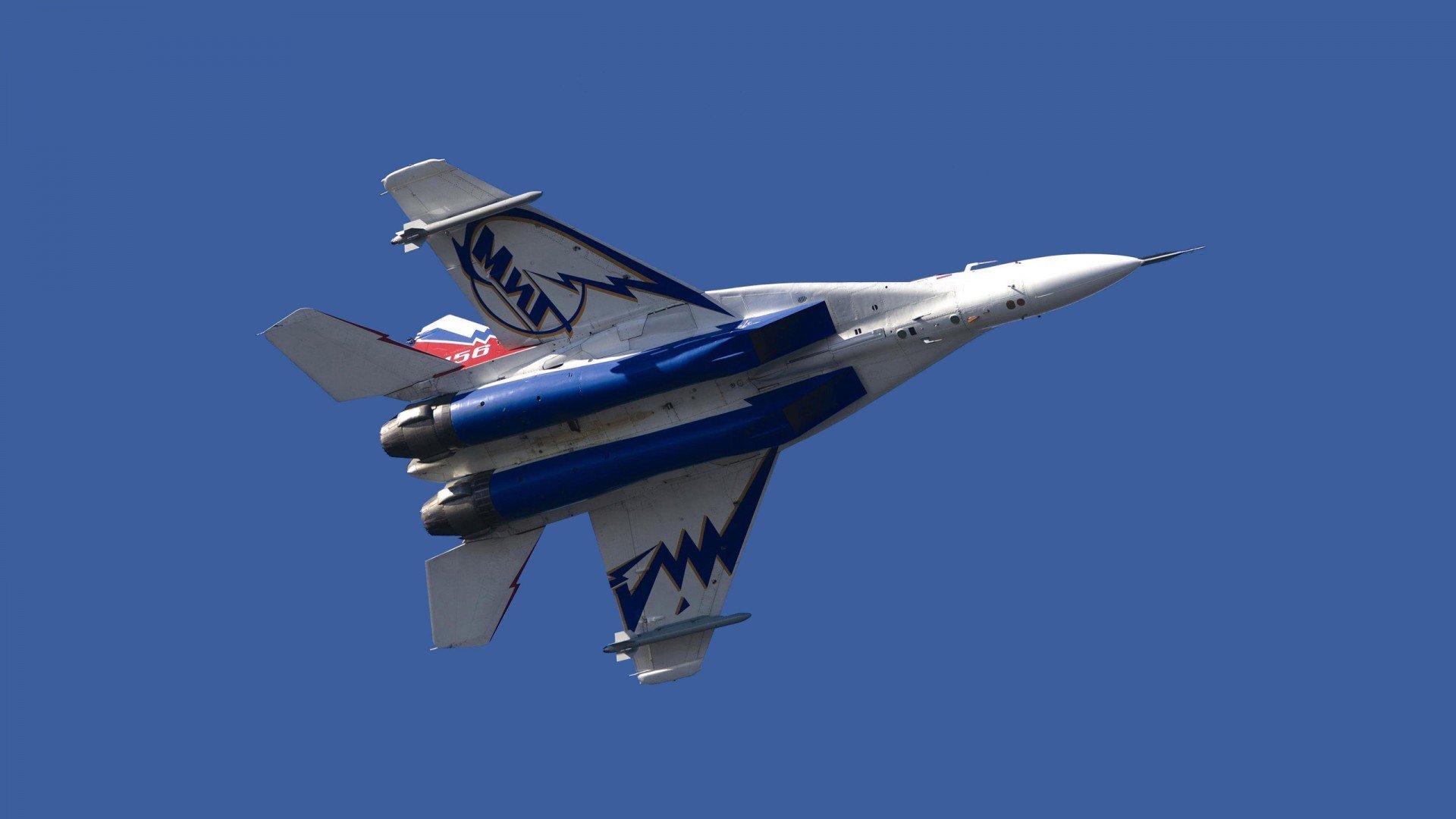 烟花无声，当库里让沸腾的主场陷入死寂