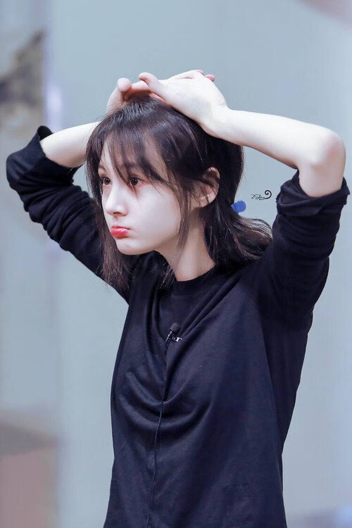 篮坛双线奇迹，广厦铁血强压魔术，哈利伯顿东决封神