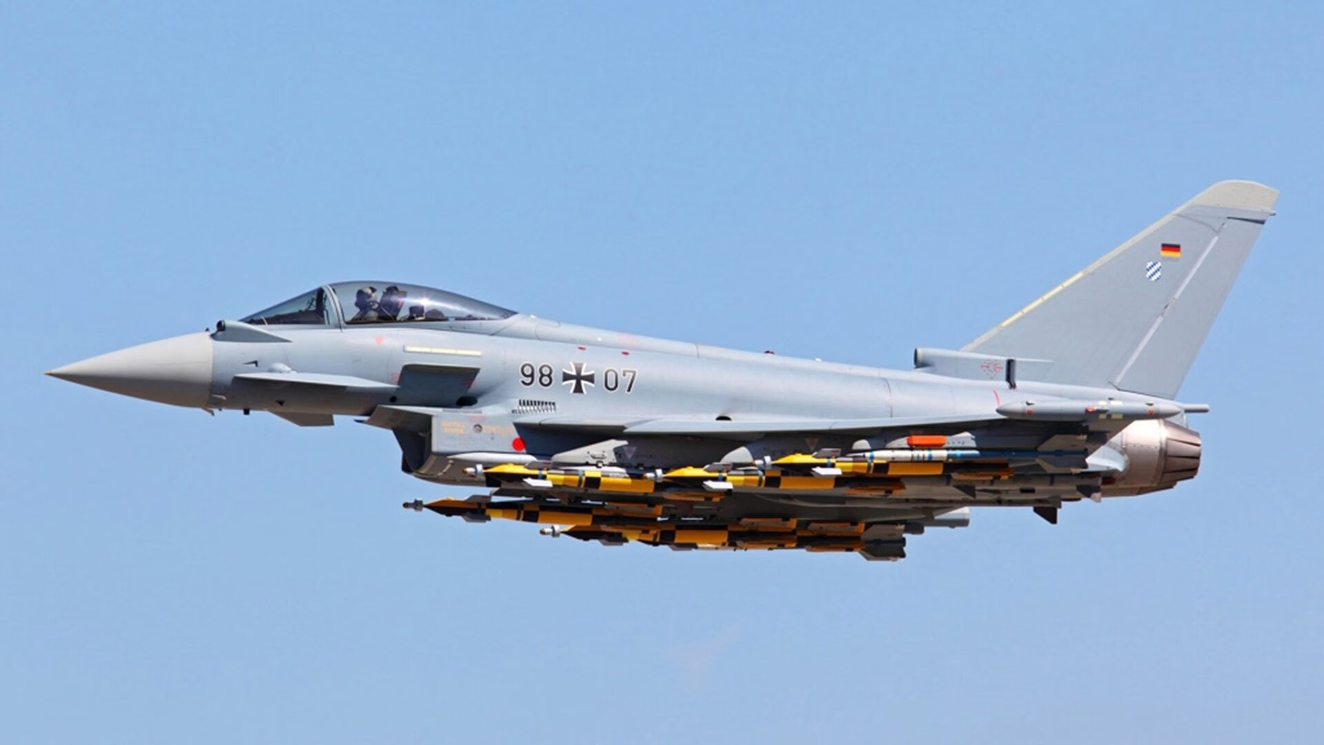 跨越疆界的绿茵对话，哥斯达黎加强势晋级路上AC米兰与劳塔罗的非凡碰撞