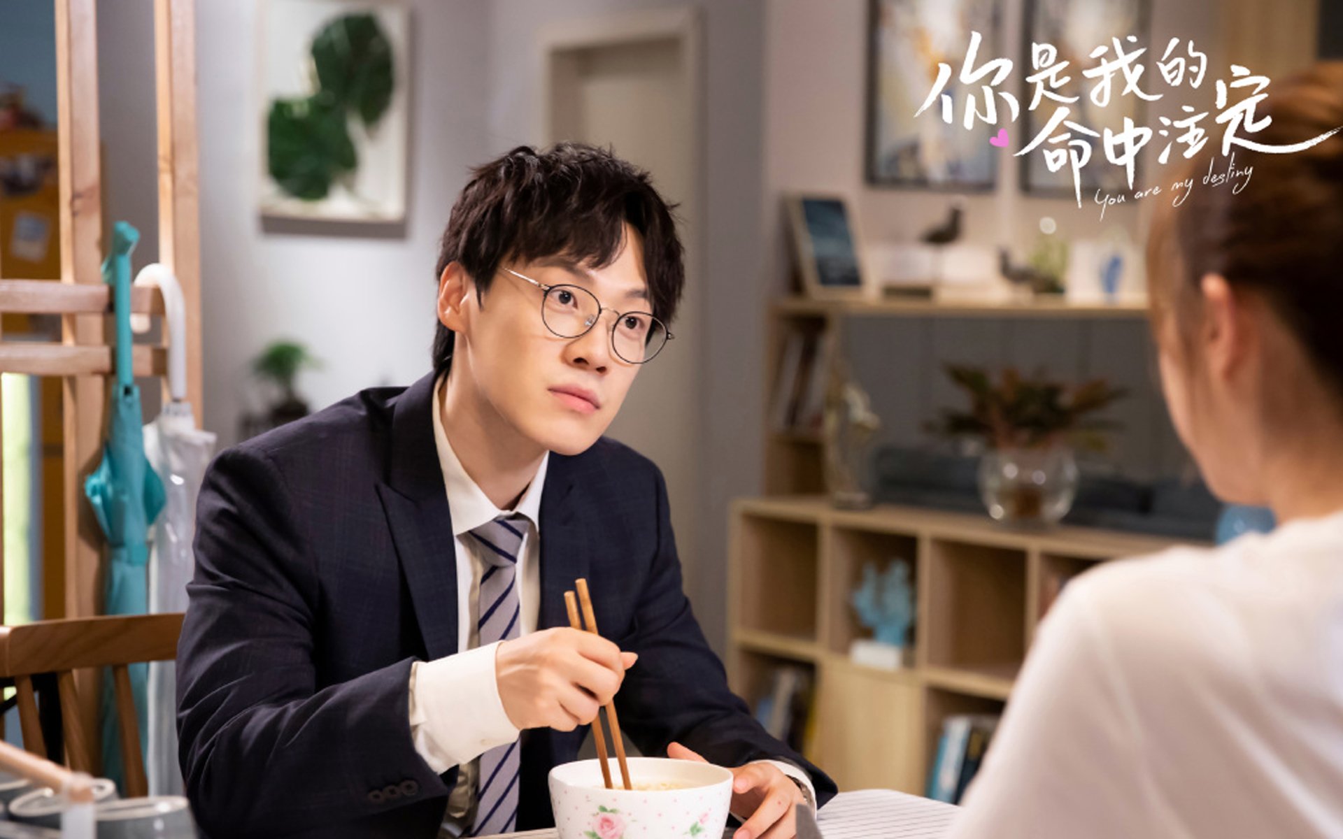 非常有戏剧张力,融合了真实球星(范戴克)与虚构赛果(墨西哥横扫乌拉圭)要写出唯一性,关键在于为这些看似矛盾的元素找到一个自洽且惊艳的叙事框架